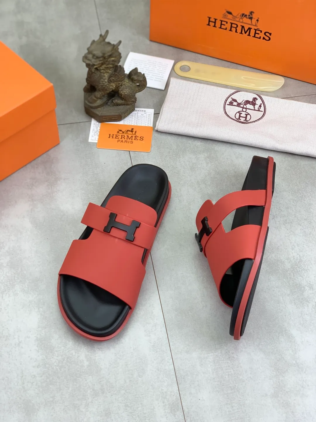 Men's shoes 💰P440 New [HERMES] high-end quality new Hermès slippers, made of imported silk calfskin, wear-resistant and non-slip rubber outsole. Fashionable and elegant code number: 39-44 (38 45 46 customized)